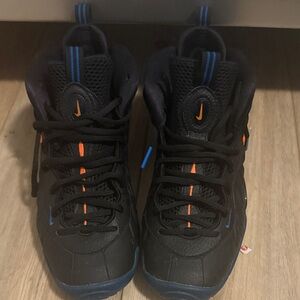 Nike Black and Blue Athletic Shoes